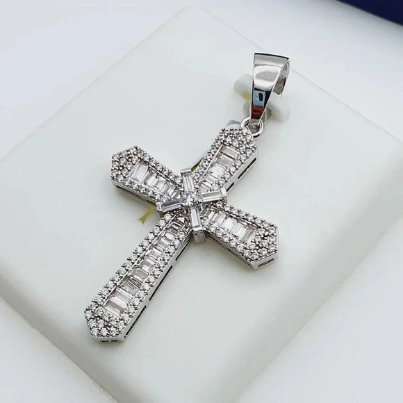 "925 Sterling Silver Plated CZ Pendant, INUS1BR195 - Picture 3 of 9